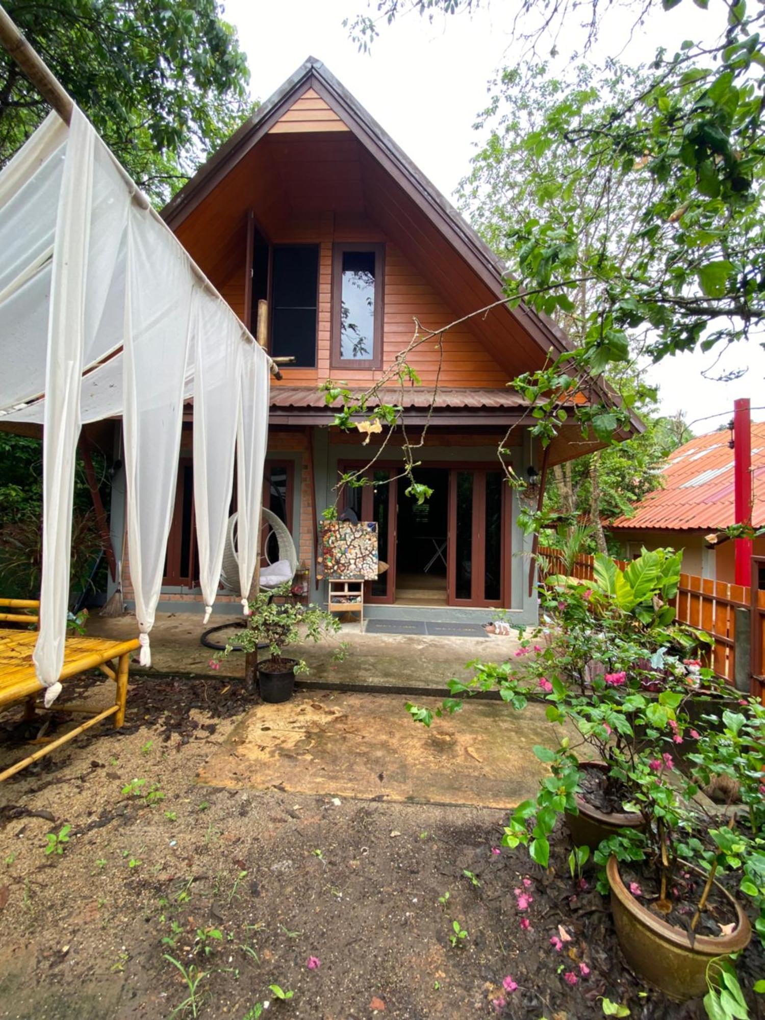 Jungle House At Yanui Beach In Rawai Phuket Exterior foto